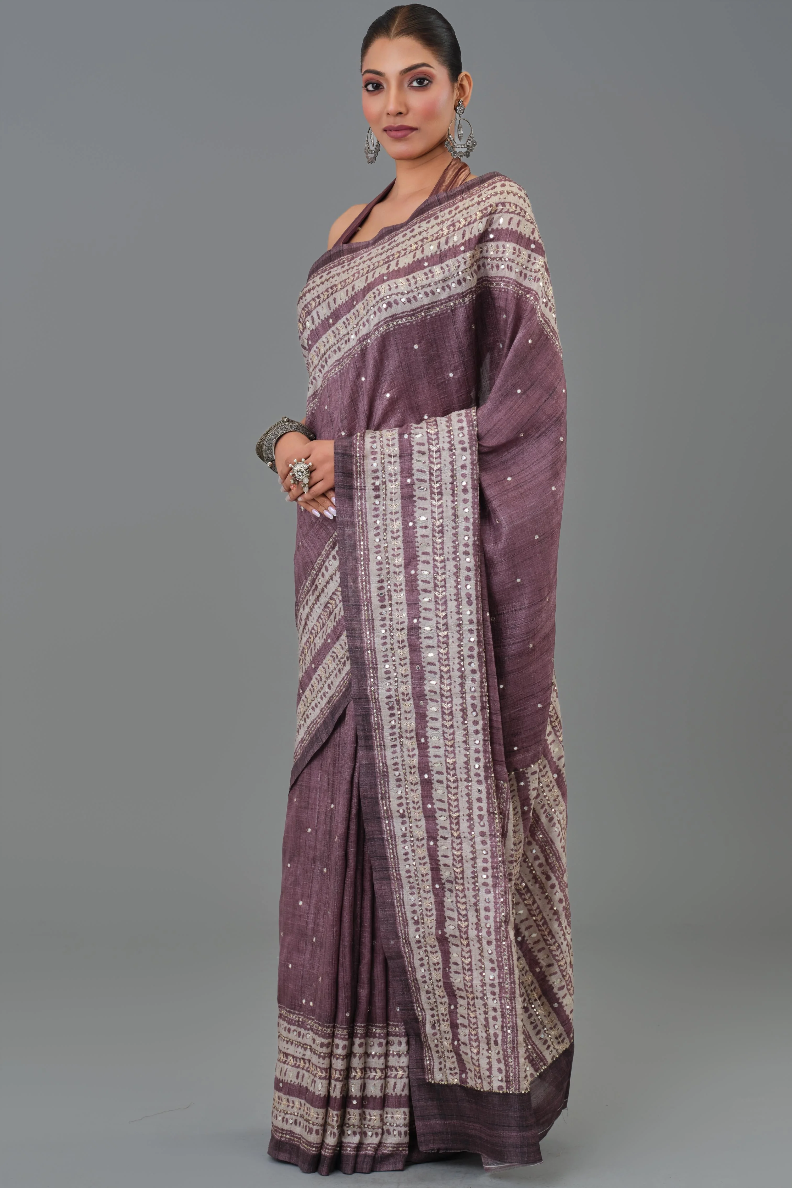 Mauve Ethnic Printed Tussar Silk Saree - Image 6
