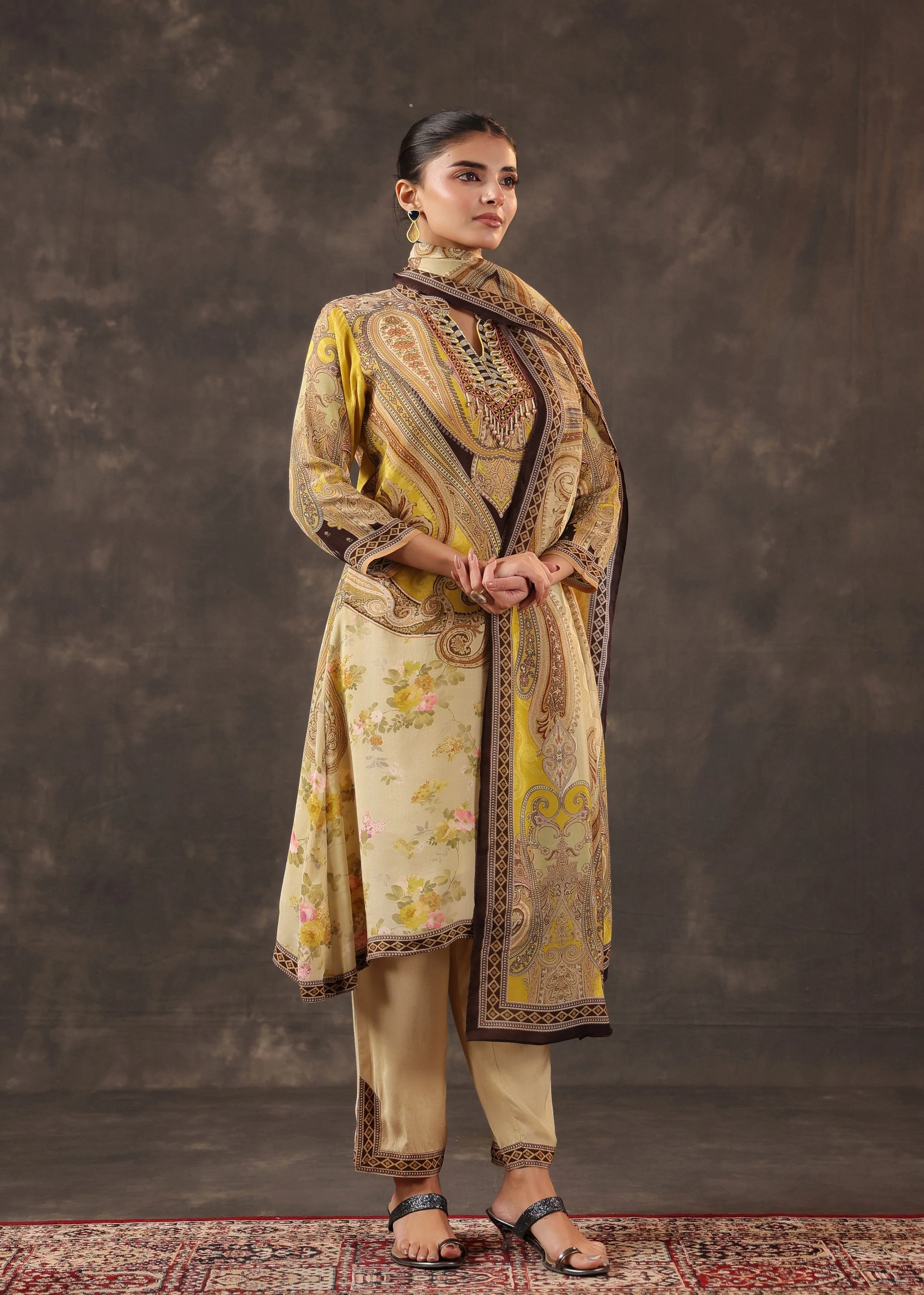 Vintage Sand Printed Crepe Silk Pant Set - Image 4