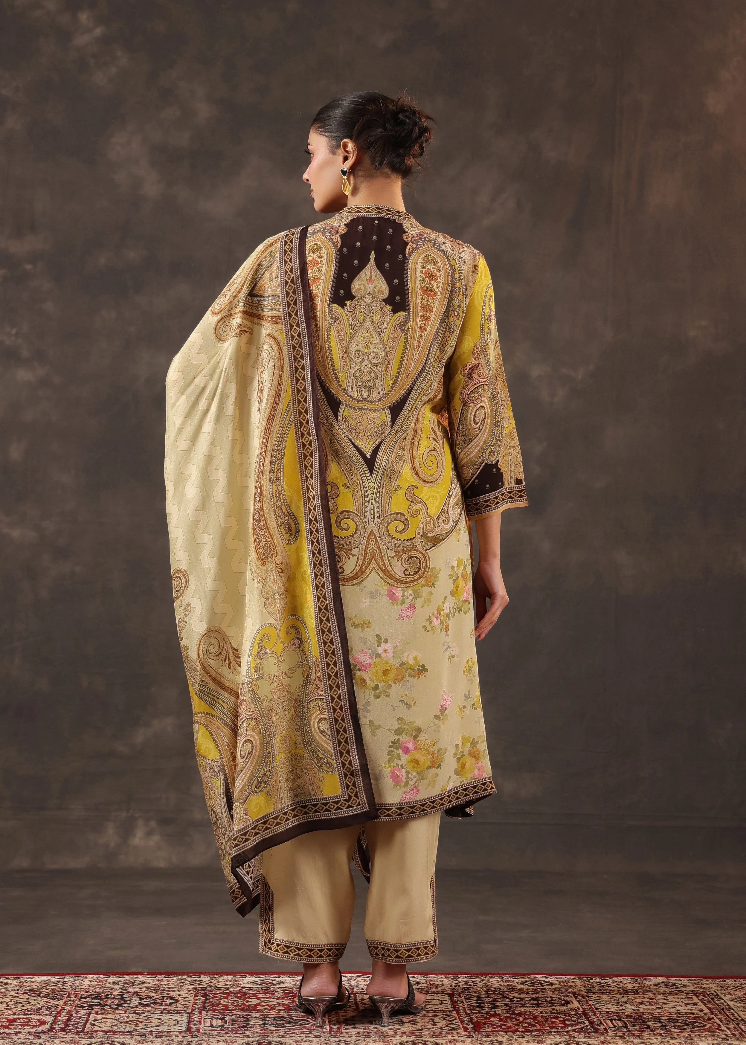 Vintage Sand Printed Crepe Silk Pant Set - Image 5