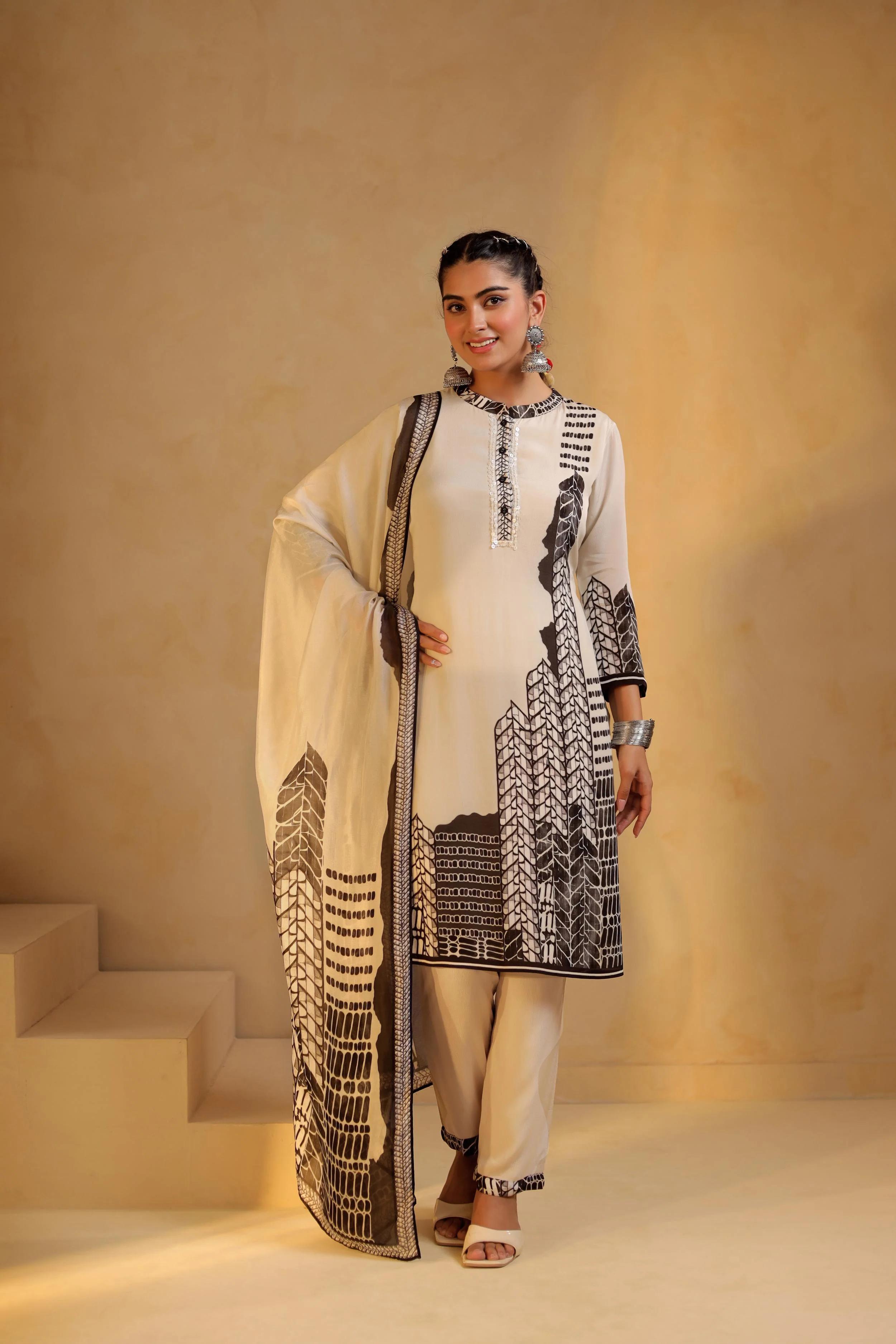 White Printed Viscose Crepe Silk Pant Set - Image 3