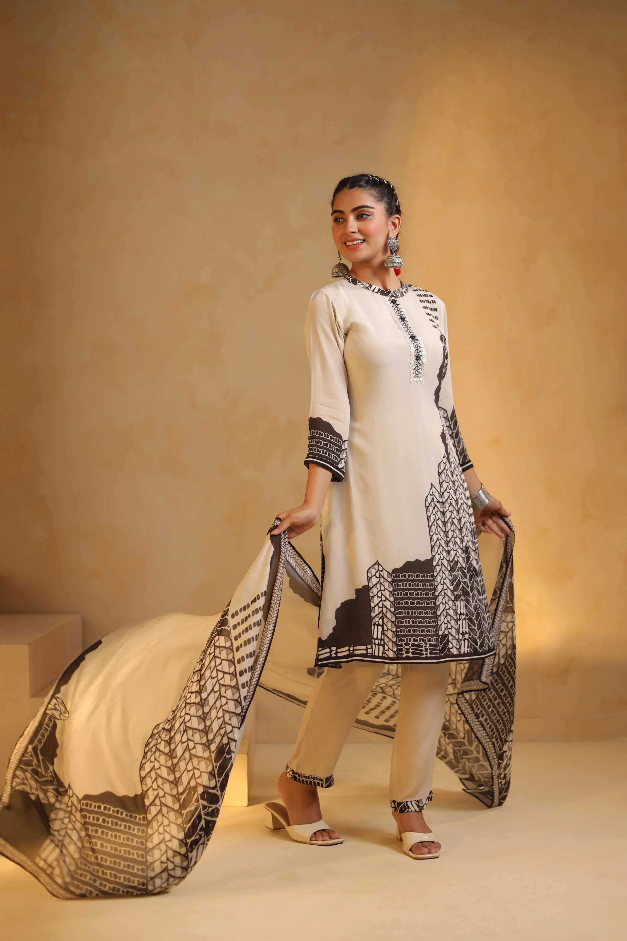White Printed Viscose Crepe Silk Pant Set - Image 4