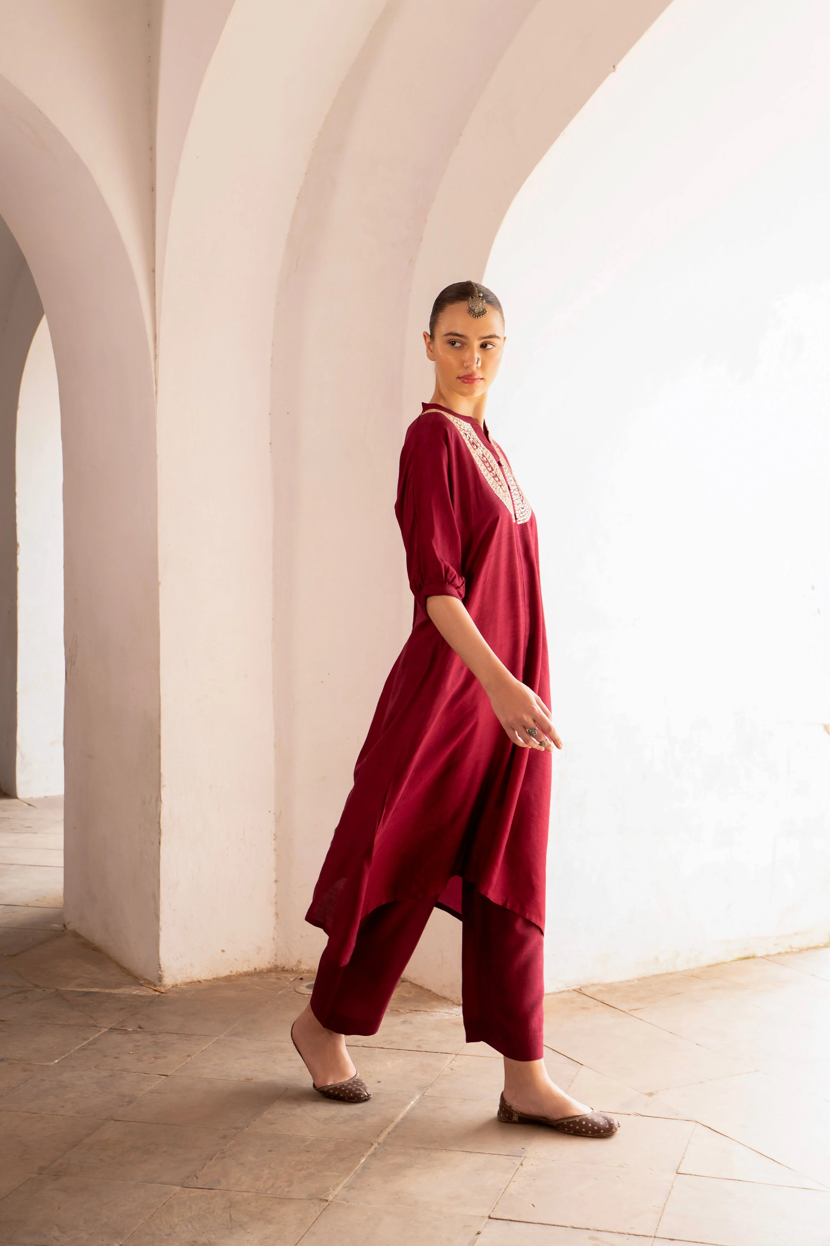 Wine Embellished Dola Silk Kurta Set - Image 3
