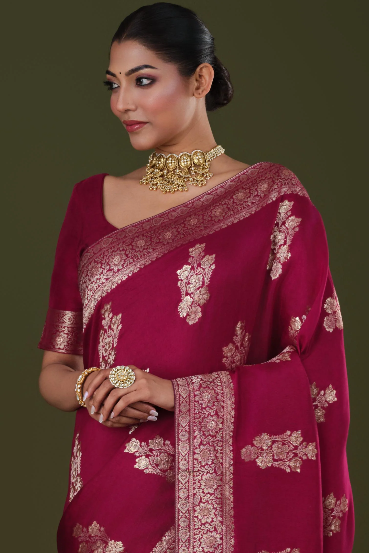 Wine Zari Woven Dola Silk Saree - Image 4
